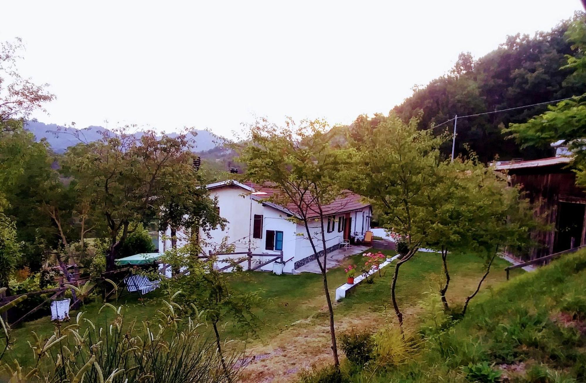 B&B La Casa Del Daino Millesimo Luaran gambar